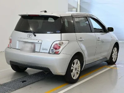 TOYOTA IST