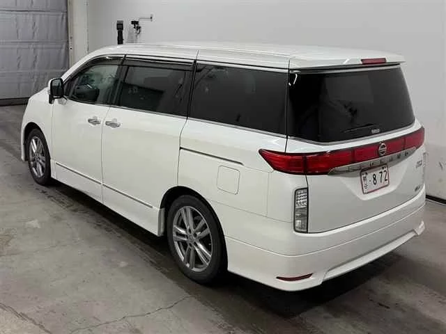 Nissan ELGRAND HIGHWAY STAR
