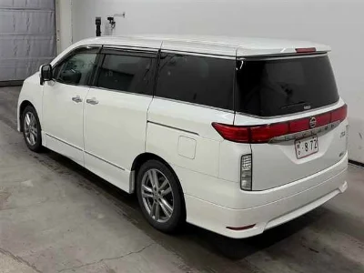 NISSAN ELGRAND