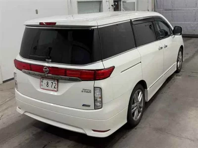 NISSAN ELGRAND