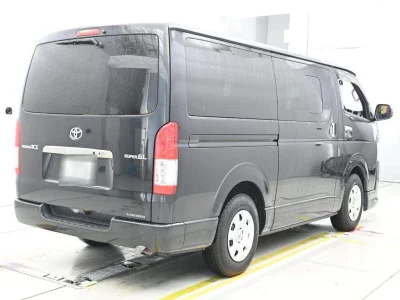 TOYOTA REGIUS VAN