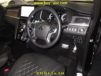 MITSUBISHI DELICA D5