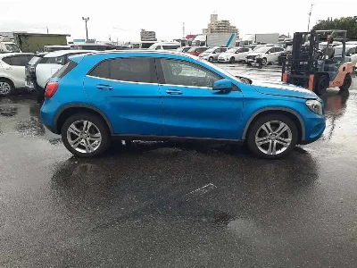MERCEDES BENZ GLA