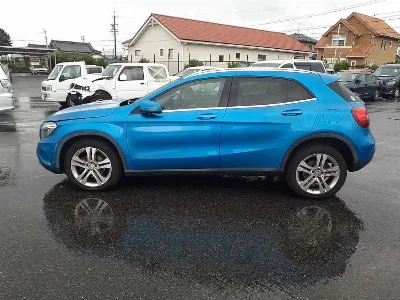 MERCEDES BENZ GLA