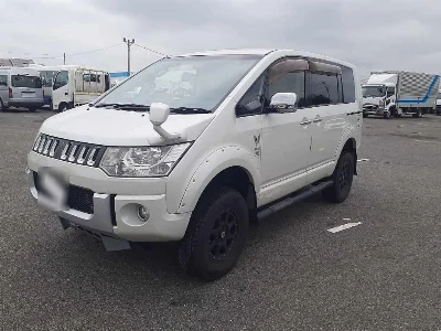 MITSUBISHI DELICA D5
