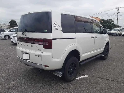 MITSUBISHI DELICA D5