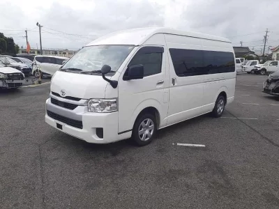 TOYOTA HIACE