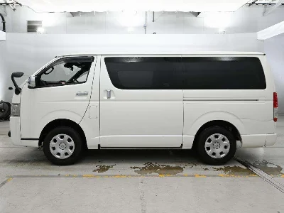 TOYOTA REGIUS VAN
