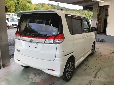 MITSUBISHI DELICA D2