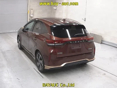 NISSAN AURA
