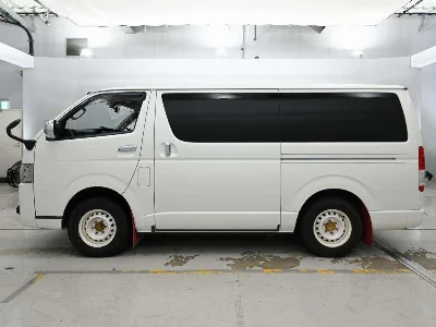 TOYOTA REGIUS VAN