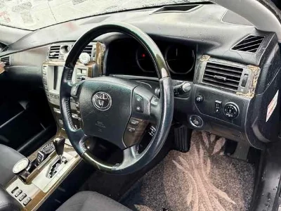 TOYOTA CROWN MAJESTA