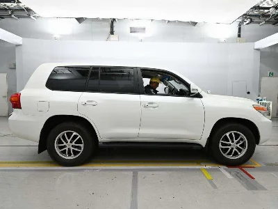 TOYOTA LAND CRUISER