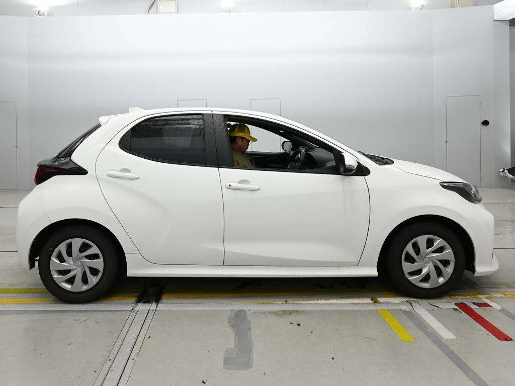 Toyota Yaris HYBRID X, миниатюра 3