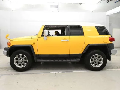 TOYOTA FJ CRUISER