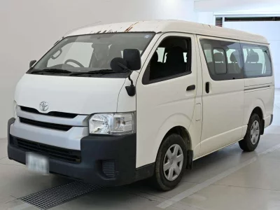 TOYOTA HIACE