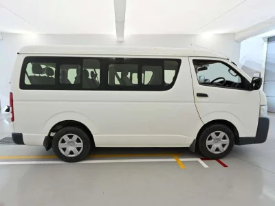 TOYOTA HIACE