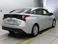 Цена авто Toyota Prius с аукционов Японии, номер кузова ZVW51, пробег 64 000, оценка 3