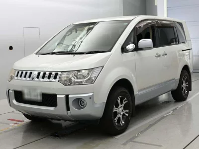 MITSUBISHI DELICA D5