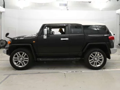 TOYOTA FJ CRUISER