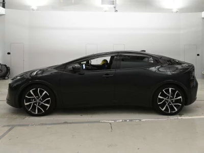 TOYOTA PRIUS PHV
