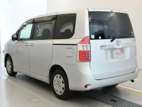 Цена авто Toyota Noah с аукционов Японии, номер кузова ZRR70G, пробег 116 000, оценка 7