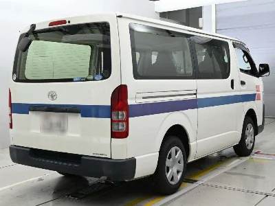 TOYOTA REGIUS VAN