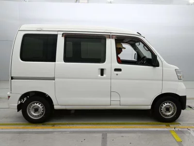 TOYOTA PIXIS VAN