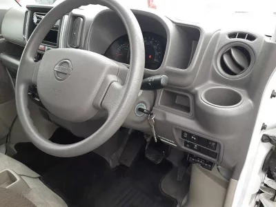 NISSAN CLIPPER VAN