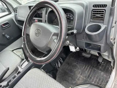 NISSAN CLIPPER TRUCK