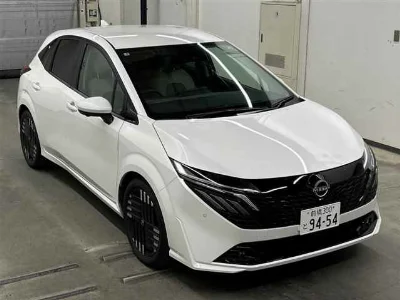 NISSAN AURA