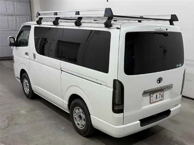 TOYOTA HIACE VAN
