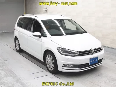VOLKSWAGEN GOLF TOURAN