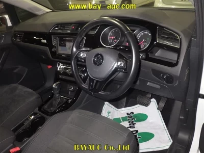 VOLKSWAGEN GOLF TOURAN