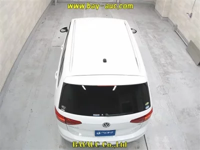 VOLKSWAGEN GOLF TOURAN