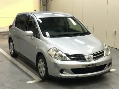 NISSAN TIIDA