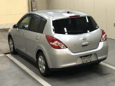 NISSAN TIIDA