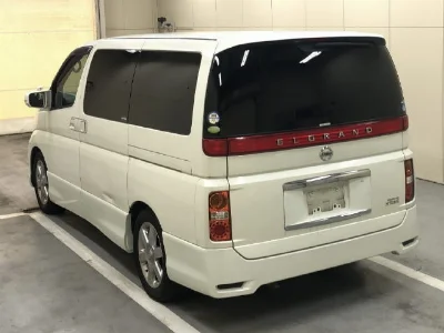 NISSAN ELGRAND