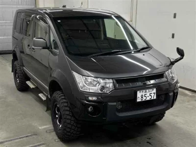 MITSUBISHI DELICA D5