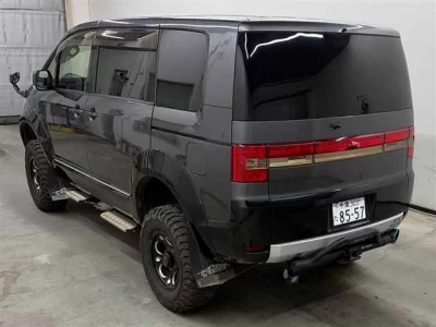 MITSUBISHI DELICA D5