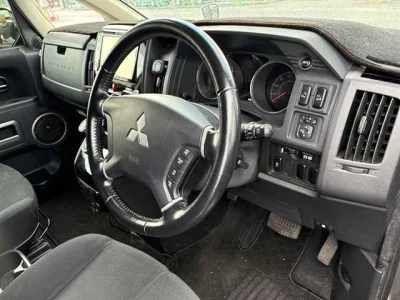 MITSUBISHI DELICA D5