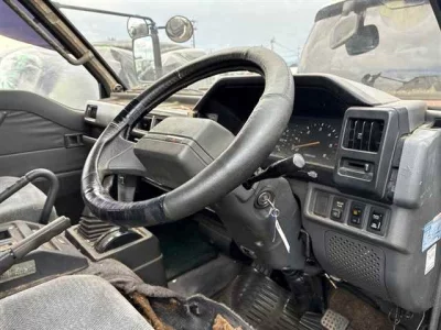 MITSUBISHI DELICA WAGON