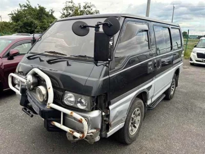 MITSUBISHI DELICA WAGON