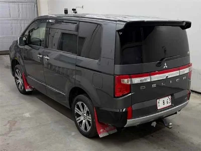 MITSUBISHI DELICA D5