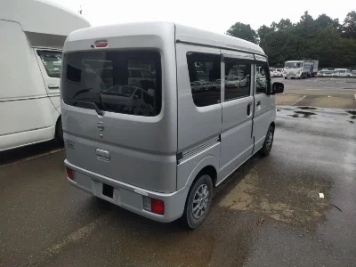 NISSAN CLIPPER VAN