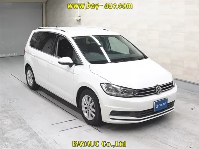 VOLKSWAGEN GOLF TOURAN
