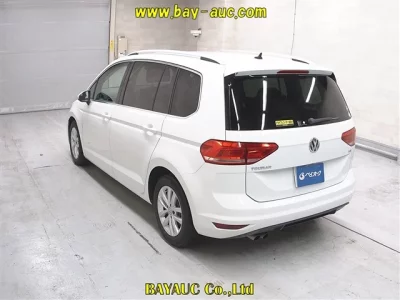 VOLKSWAGEN GOLF TOURAN