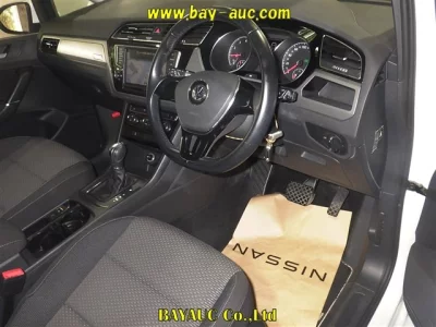 VOLKSWAGEN GOLF TOURAN