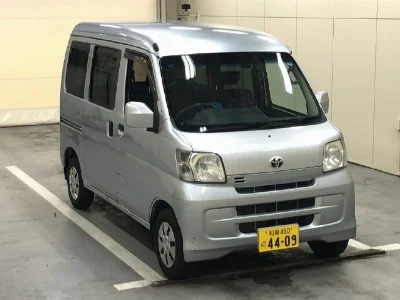 TOYOTA PIXIS VAN