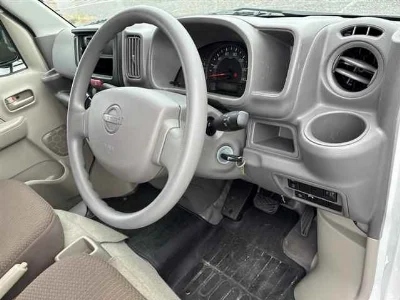 NISSAN CLIPPER VAN
